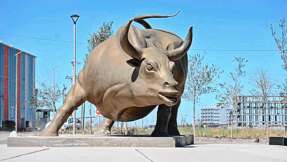 A 650 metros del hotel se encuentra la obra de la mutal investigada. Foto: Juan Thomes. 