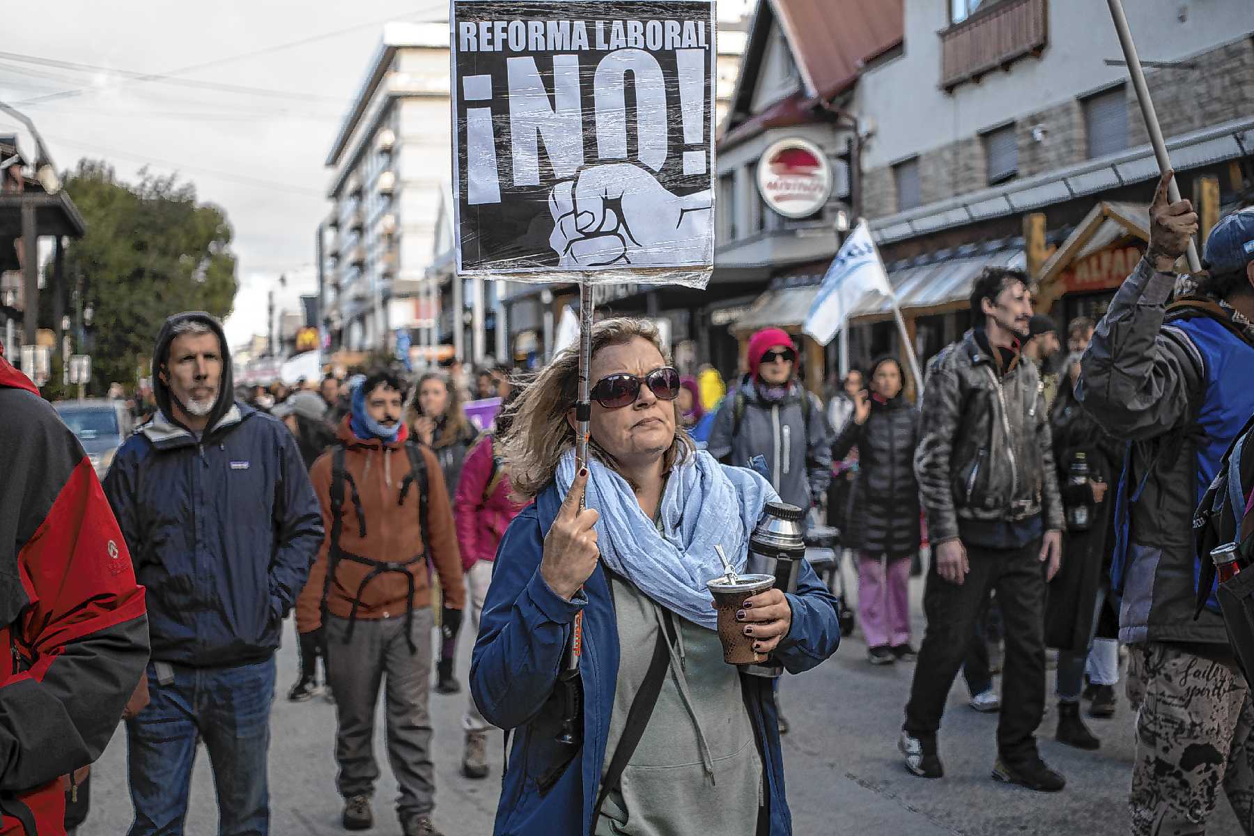 En fotos | Así fue la marcha contra la reforma laboral de Javier Milei ...