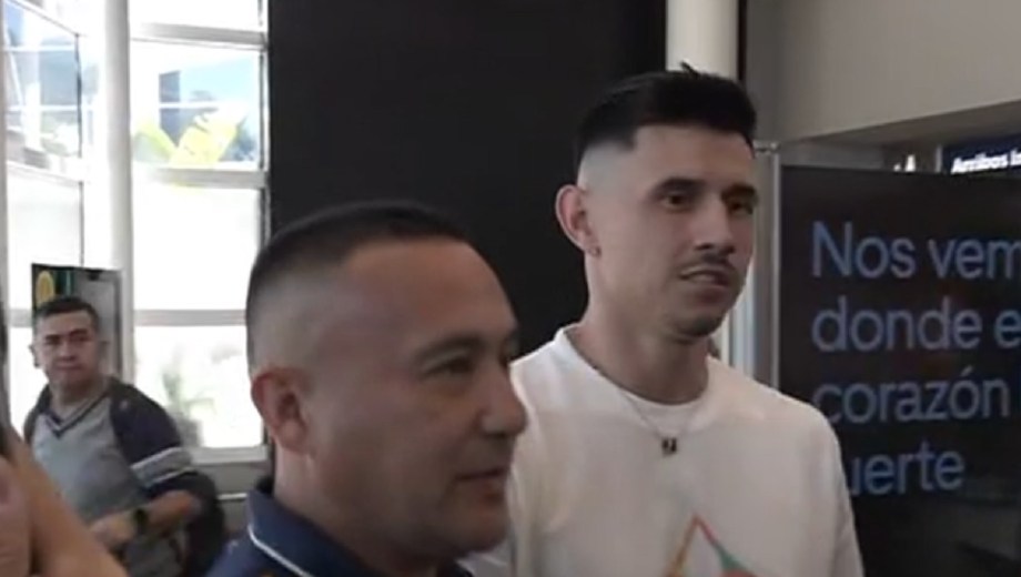 El delantero paraguayo llegó al país y se fue a una clínica para hacer la revisión médica.