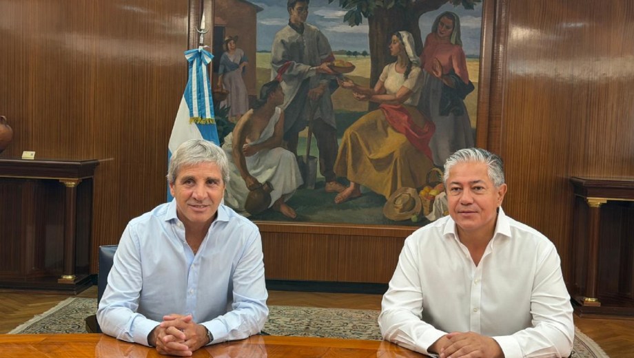Luis Caputo junto a Rolando Figueroa. Foto: gentileza 