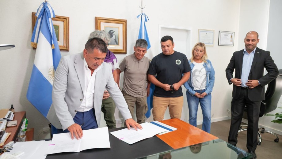 El acuerdo se firmó con  la junta interna del gremio ATE. (Foto: gentileza)