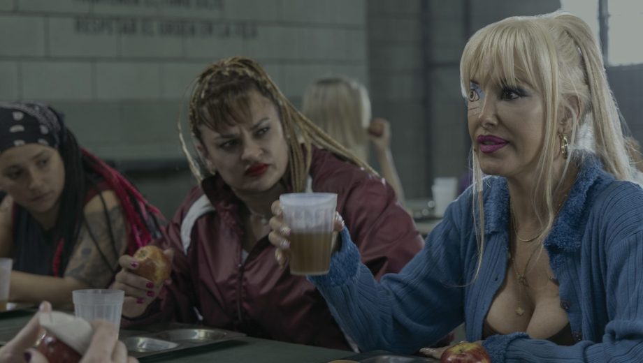 En El Barro S2. (L to R) Alejandra "Locomotora" Oliveras as Roqui, Erika de Sautu Riestra as Olga in En El Barro S2. Cr. Consuelo Oppizzi / Netflix ©2026