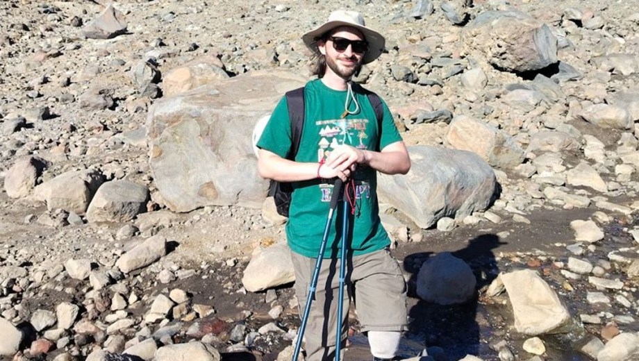 Ezequiel Martí se atrevió a subir al volcán Copahue con una prótesis. (Gentileza Neuquén Informa).