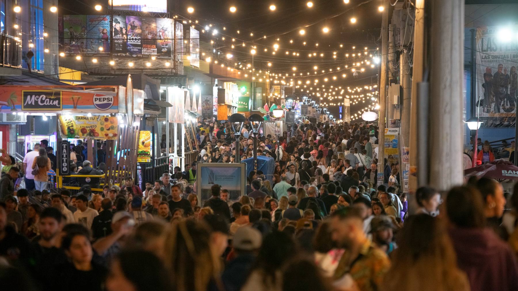 Carnaval récord en Las Grutas: ocupación total, comercios a pleno y visitantes que destacaron la experiencia