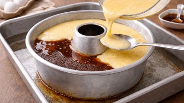 Cómo hacer flan napolitano: la versión con doble caramelo y más húmeda del clásico mexicano 
