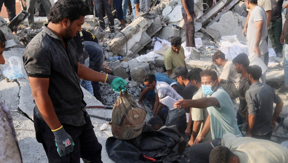 Más de 200 muertos y de 700 heridos por los bombardeos.