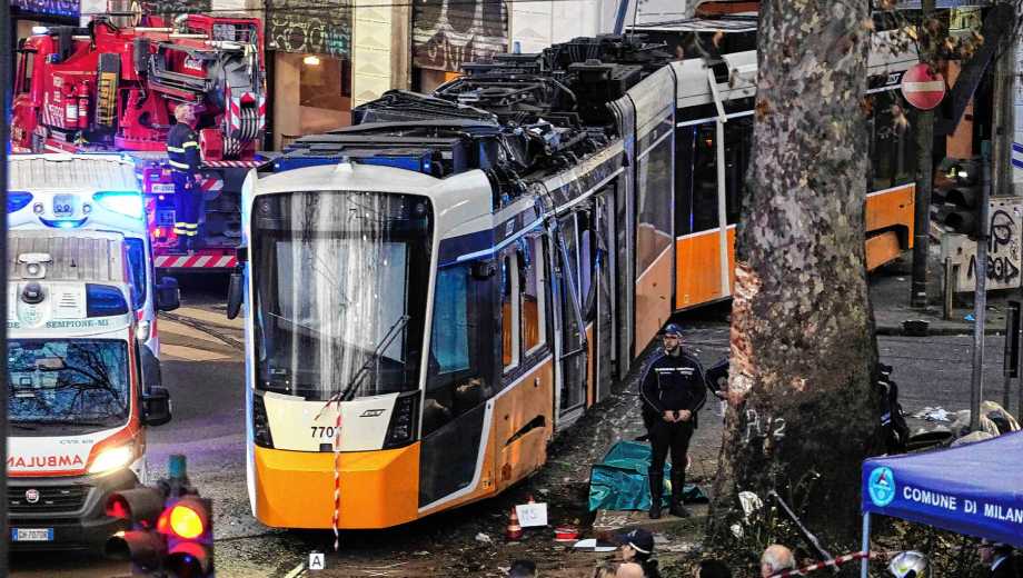 Descarriló un tranvía en Milán. Foto: AP 