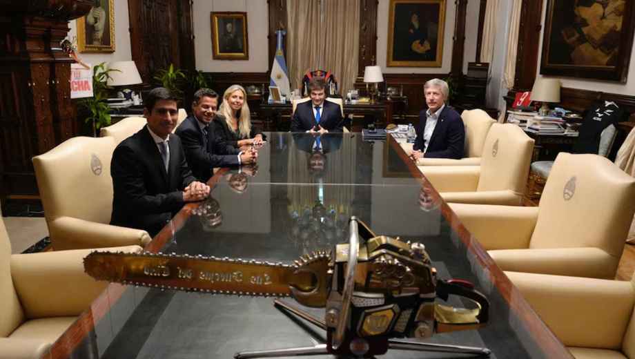 Milei recibió a autoridades de Visa en Casa Rosada. Foto: Presidencia de la Nación.