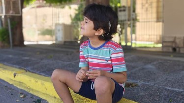 Las «antenitas» de Lolo: conoció los sonidos con implantes cocleares y su vida cambió para siempre