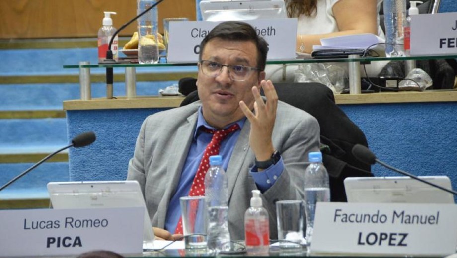 Lucas Pica, legislador rionegrino presentó un proyecto para ponerle fin de las salidas transitorias y la libertad anticipada.