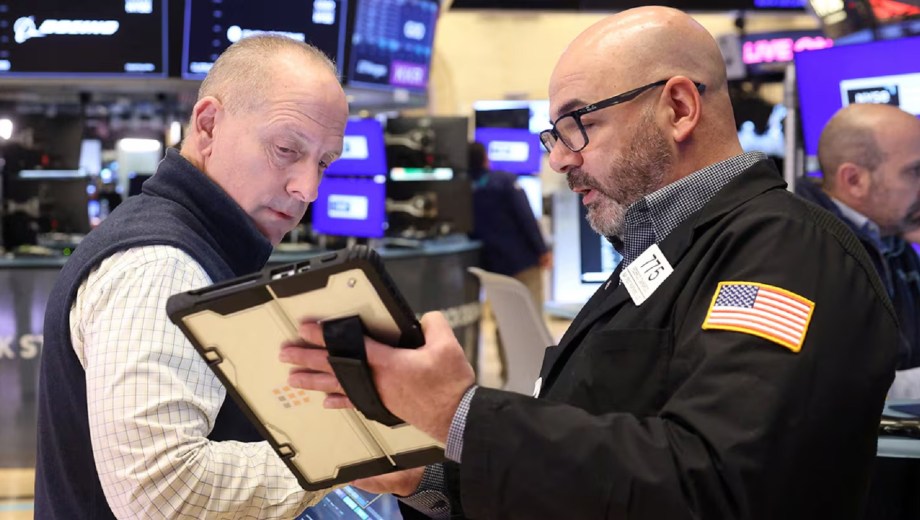 Cayeron las acciones argentinas en Wall Street y el riesgo país superó los 550 puntos 