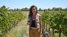 Imagen de Ana Viola, la mujer que defiende el nombre de Patagonia y trabaja por los vinos del sur