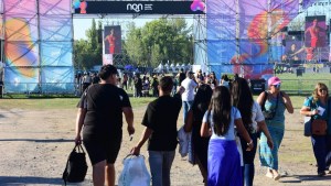 Fiesta de la Confluencia 2026: los precios para comer y tomar en el predio de la Isla 132 de Neuquén