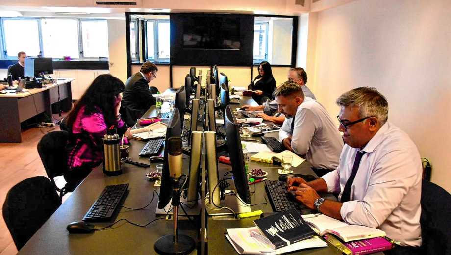 El examen escrito de aspirantes a fiscal jefe se cumplió esta semana en Neuquén. (Matías Subat)