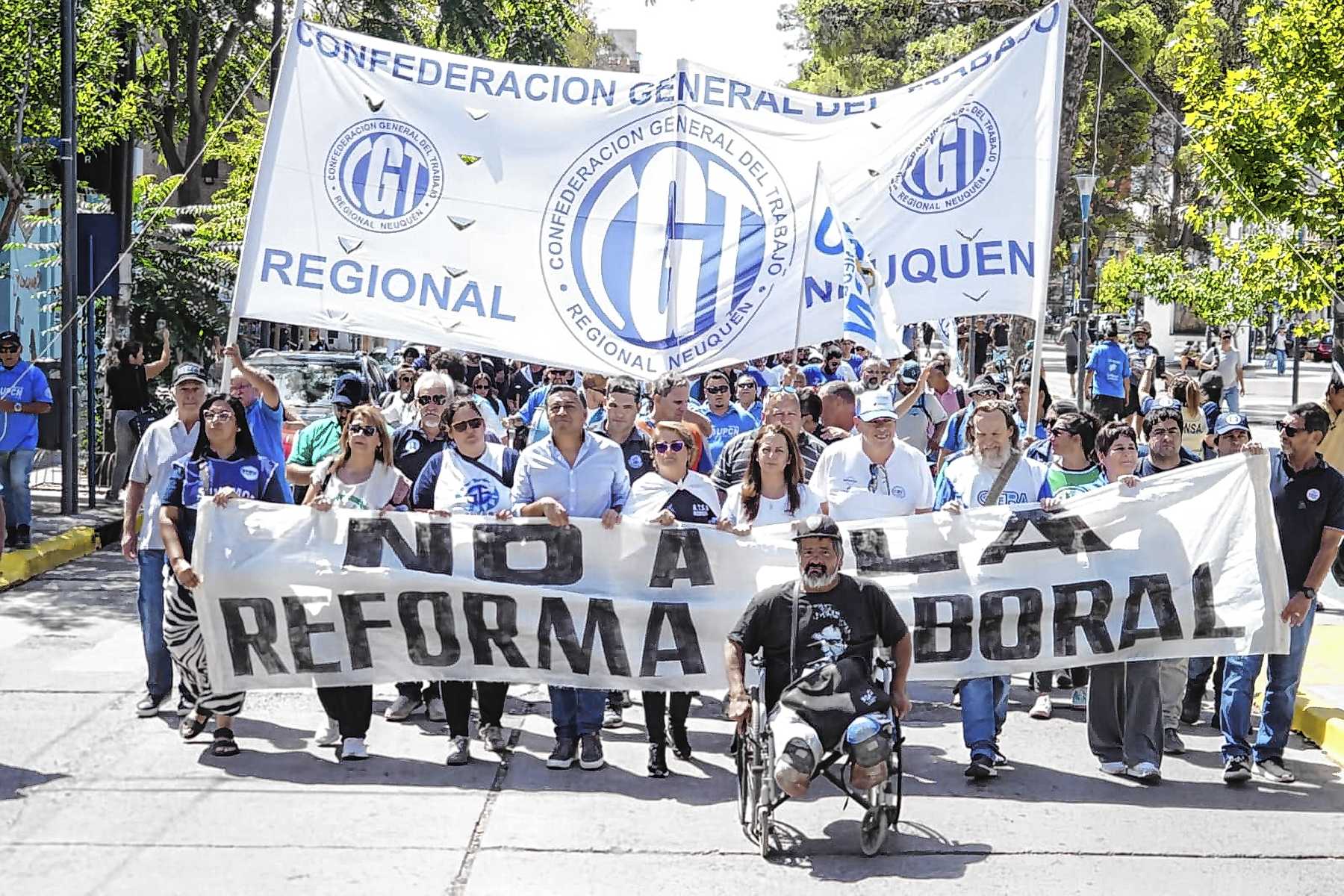 En fotos | Así fue la marcha contra la reforma laboral de Javier Milei ...