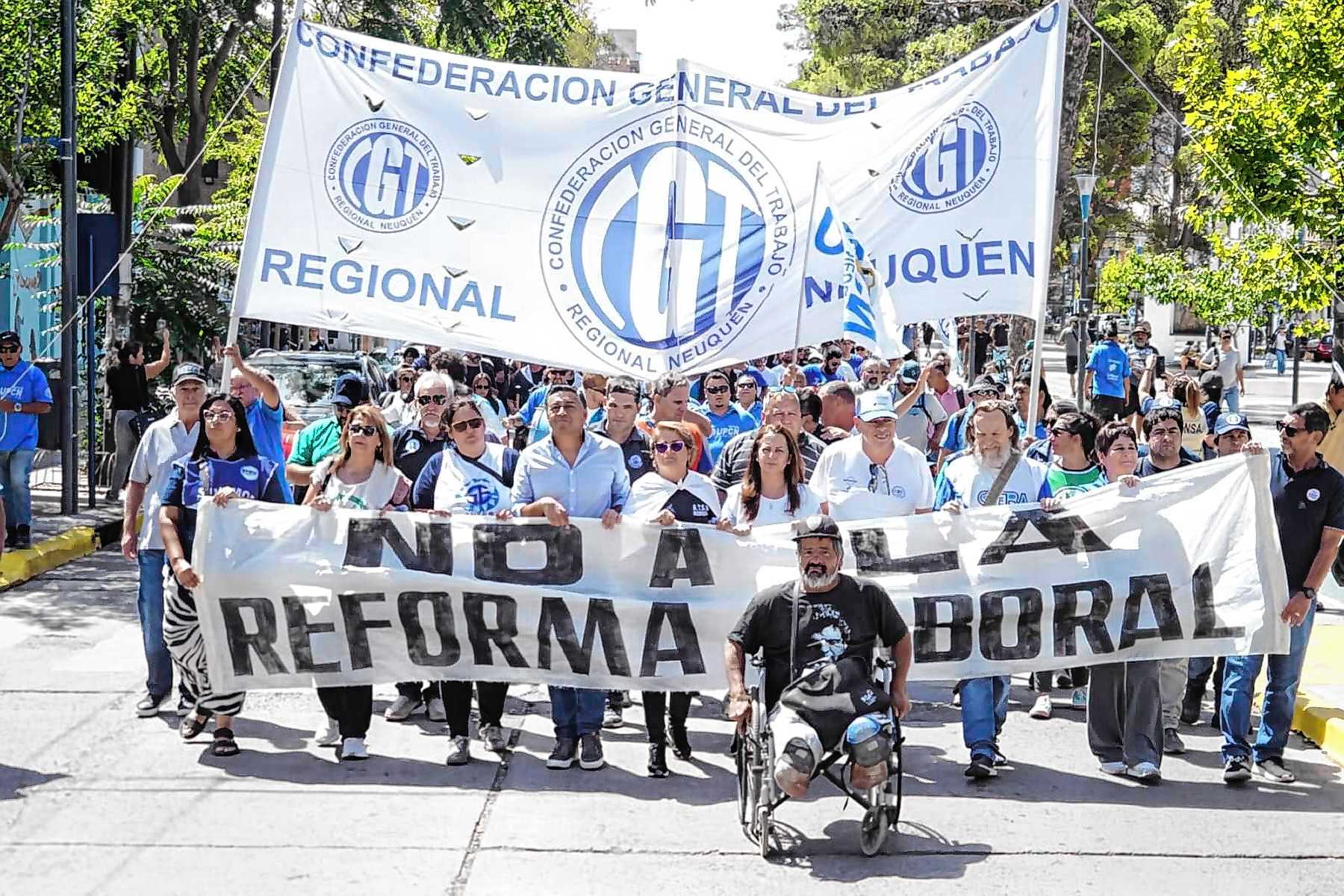 En fotos | Así fue la marcha contra la reforma laboral de Javier Milei ...