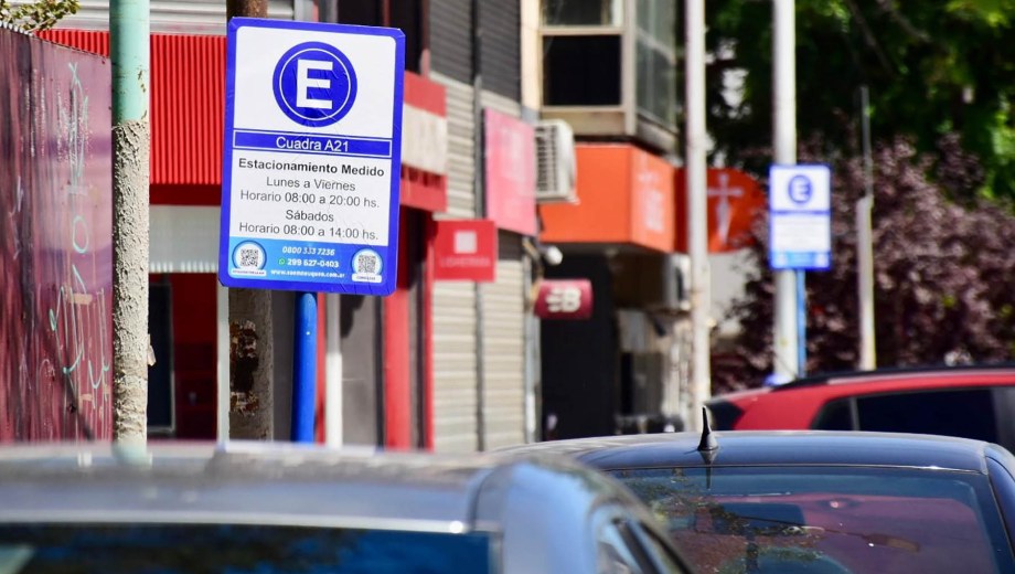 Con la habilitación de las nuevas aceras para estacionar se lograron 109 espacios en zona bancaria (foto Matías Subat)
