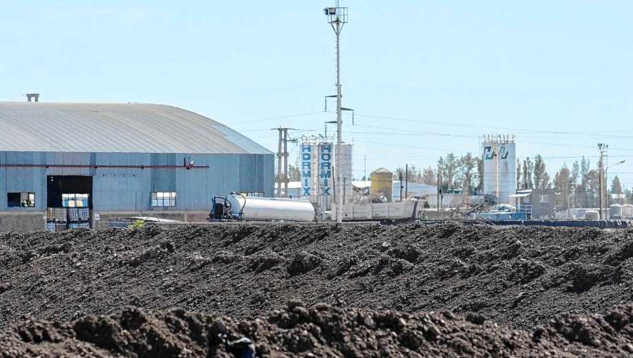 La empresa Comarsa pidió que la causa por el basurero petrolero no se ventile en juicio (foto Matías Subat)