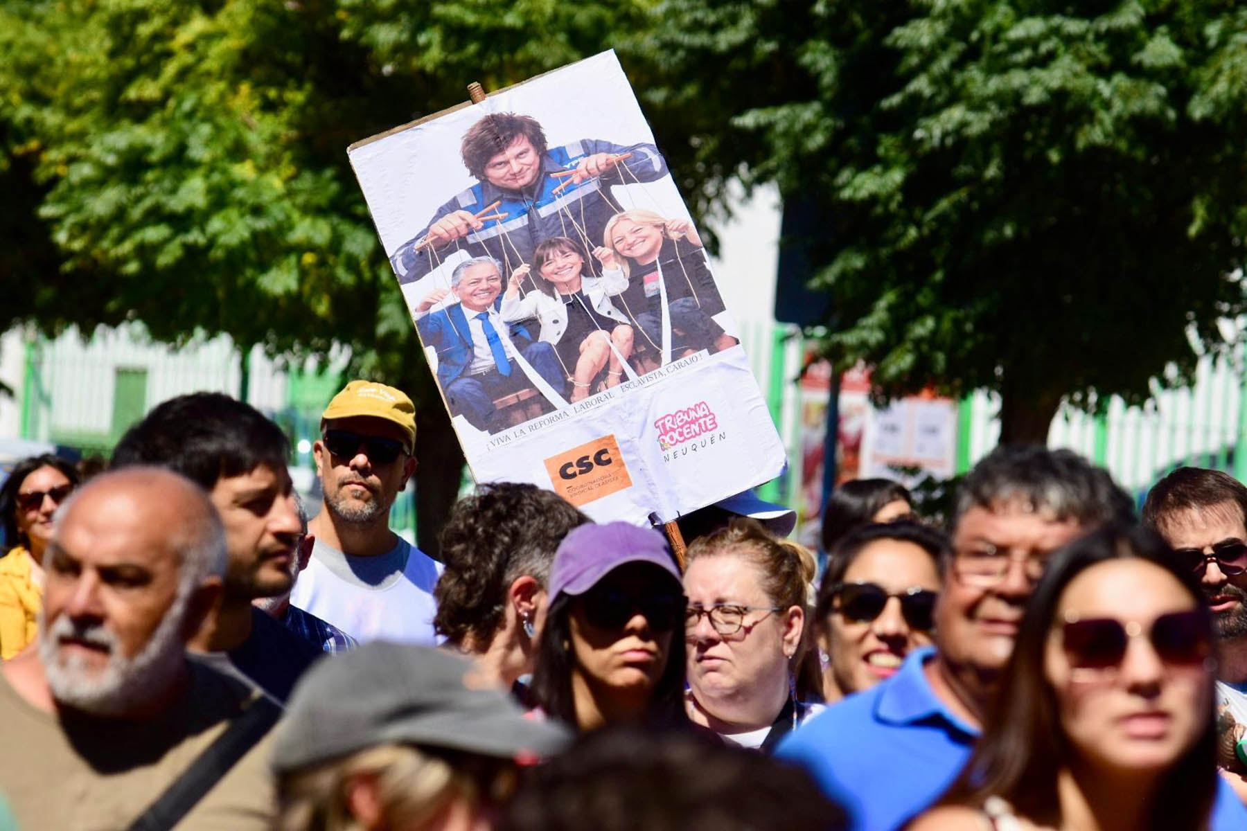 En fotos, así fue la marcha en el centro de Neuquén contra la reforma ...