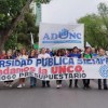 Imagen de "Abrazo a las universidades": ADUNC convocó un acto simbólico en la UNCo por el financiamiento universitario a pocos días de la marcha