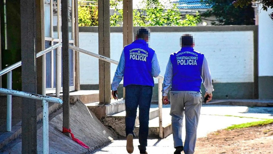 Este martes se realizó un nuevo procedimiento para secuestrar expedientes administrativos. Foto Matías Subat.