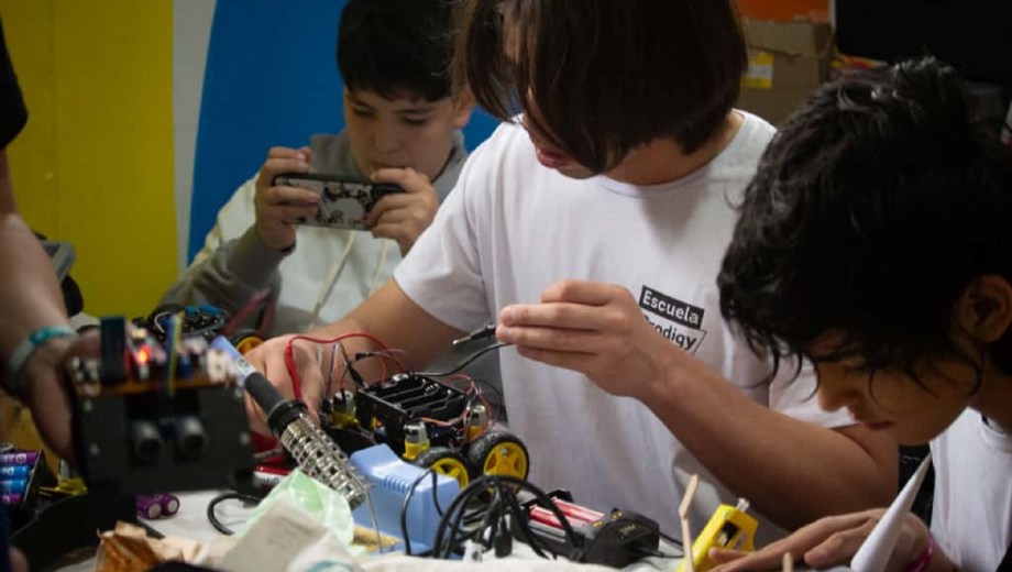 La escuela de robótica que forma a cientos de chicos en la Patagonia. Fotos: gentileza 