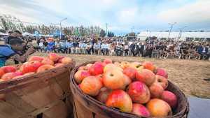 Con la bendición de los frutos, Roca ya vive la Fiesta Nacional de la Manzana 2026