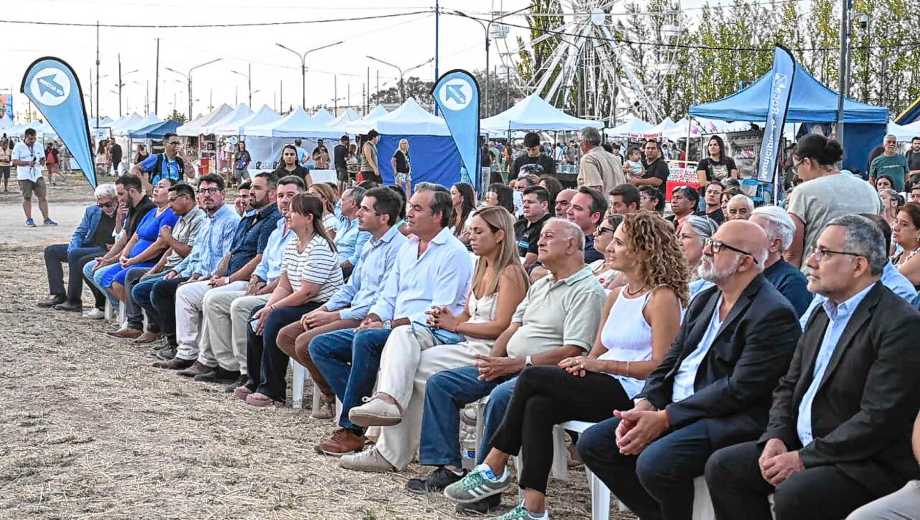 El fin de semana dirigentes peronistas se sumaron a la Fiesta de la Manzana, en Roca. Ahora emitieron  un documento por la megacausa Techo Digno. Foto: Alejandro Carnevale