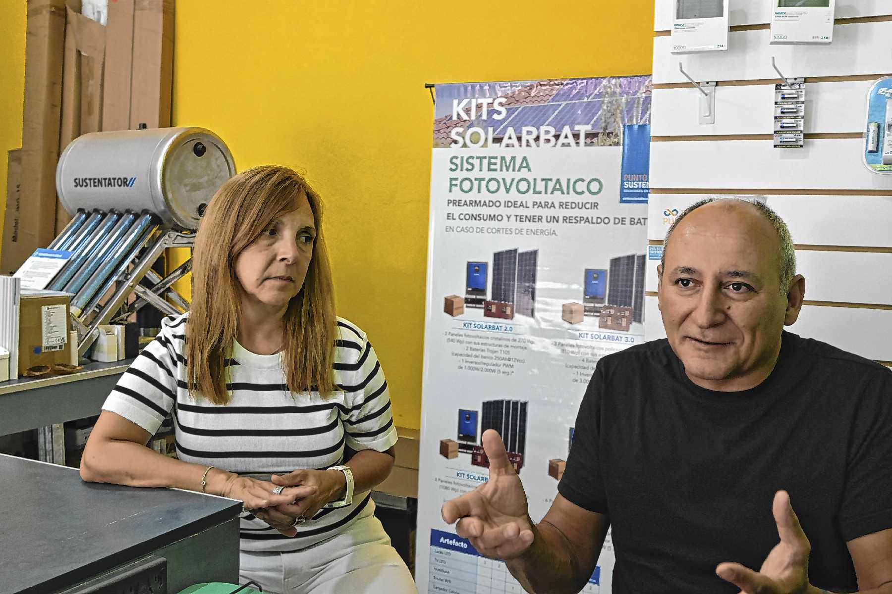 Dar luz donde solo había velas: la pareja roquense que creó una empresa ...