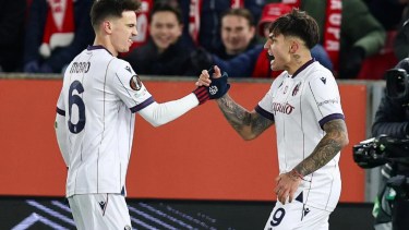 Santiago Castro le dio el triunfo a Bologna en la Europa League