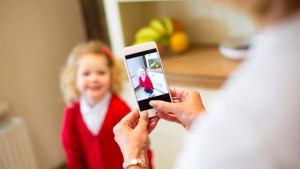 Sharenting: un límite constitucional frente a la exposición digital de hijos