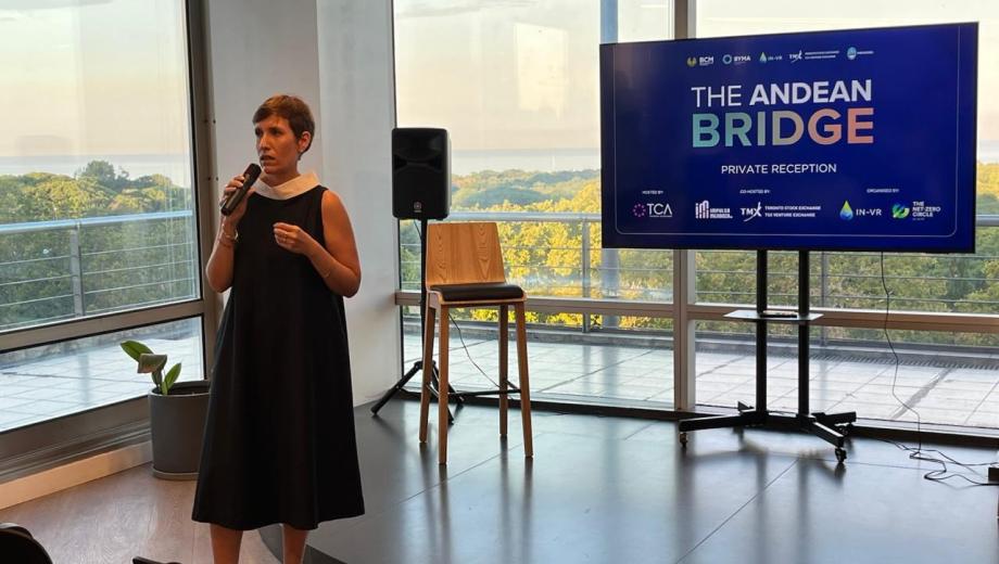 La ministra de Energía y Ambiente, Jimena Latorre, en el lanzamiento de The Andean Bridge.