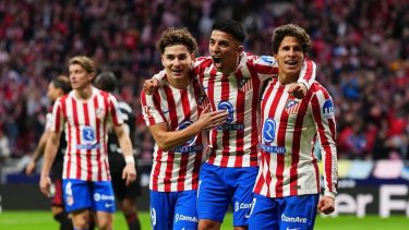 Atlético de Madrid aplastó a Betis con dos goles argentinos y está en la semifinal de la Copa del Rey