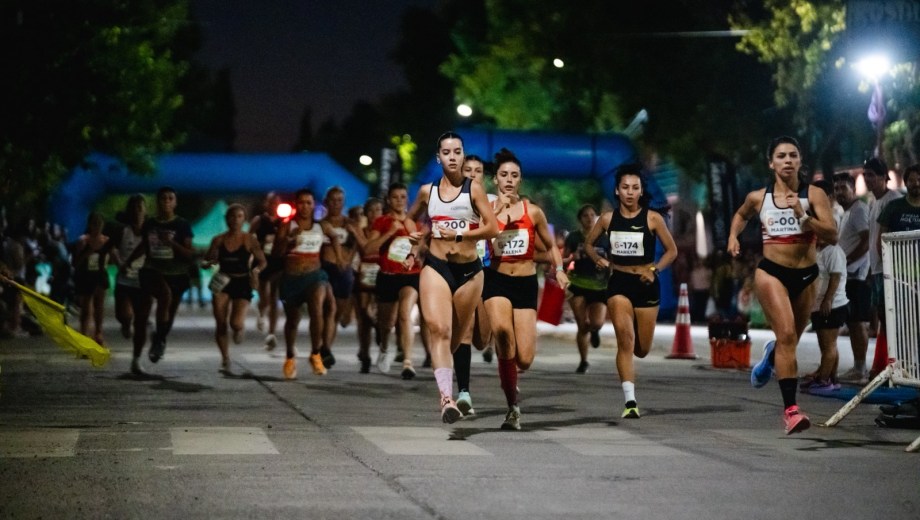 Martina Escudero, a la derecha con la número 1, fue la ganadora en Seniors.