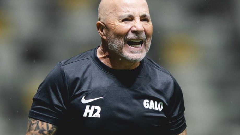 Sin conseguir victorias en el Brasileirao, Sampaoli fue echado en Atlético Mineiro.