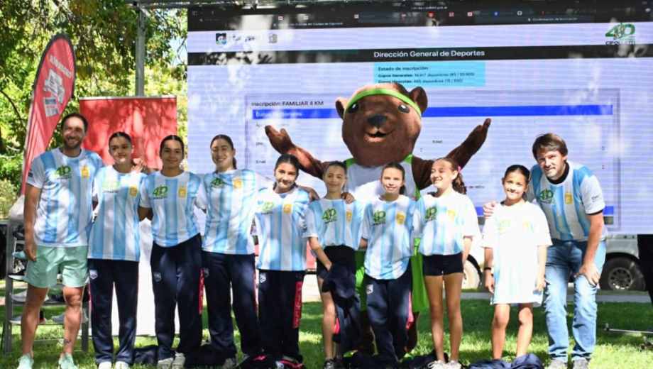 Presentación de la remera en Cipolletti. Foto: Florencia Salto. 