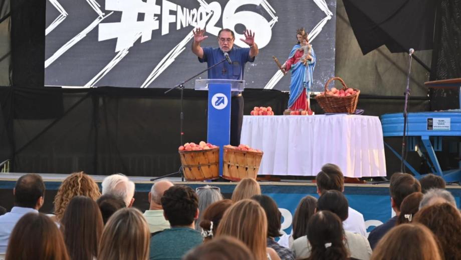 Bendición de frutos en la Fiesta de la Manzana 2026. Fotos: Alejandro Carnevale.  