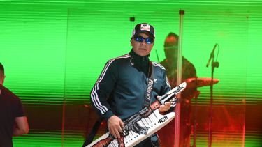 En fotos | Damas Gratis y Emanero pusieron a bailar a más de 100 mil personas en la Fiesta de la Manzana 2026