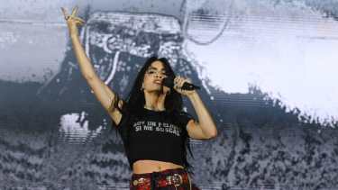 Cierre explosivo en la Fiesta de la Manzana 2026: Lali cantó frente a más de 150.000 personas en Roca