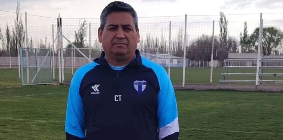 Tizza se despidió del Celeste luego de la dura derrota ante FADEP en San Luis. (Foto: Archivo)