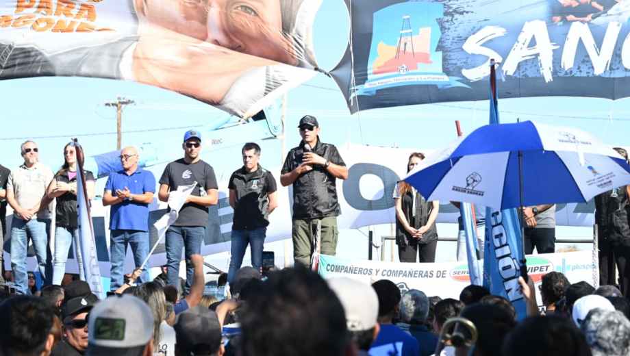 La conducción sindical anticipó que, de avanzar cesantías, las medidas podrían escalar a toda la actividad en la cuenca neuquina. Fotos gentileza.

