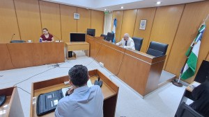 Robo en una chacra de Allen: lo imputaron por un asalto armado, torturas y fuga con un botín millonario