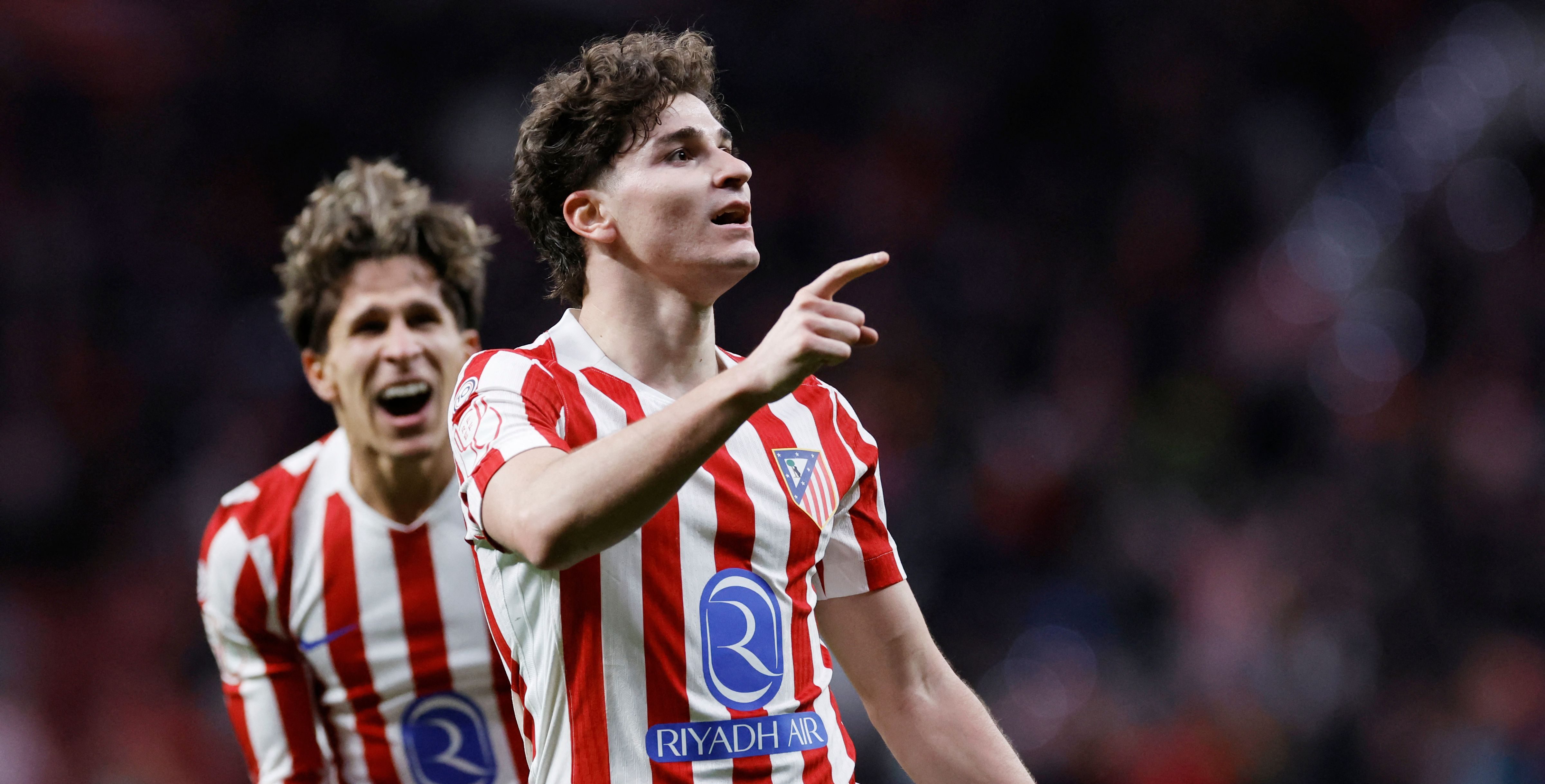 Atlético Madrid aplasta al Barcelona y se va 4-0 arriba al descanso: Julián Álvarez marcó un golazo