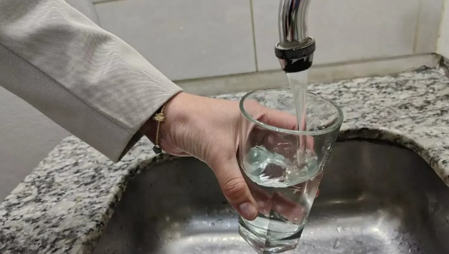 Por la tarde se normalizará el servicio de agua. Foto: Gentileza Gobierno de Río Negro. 