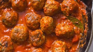 Albóndigas en salsa de tomate ideales para acompañar con pasta casera
