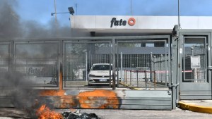 Cierre de Fate: «Nos dejan sin el sustento económico y sin los alimentos», el testimonio de los trabajadores despedidos