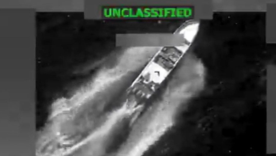 Ataque de fuerzas norteamericnas a una nueva embarcación. Foto: Gentileza Captura video Comando Sur. 