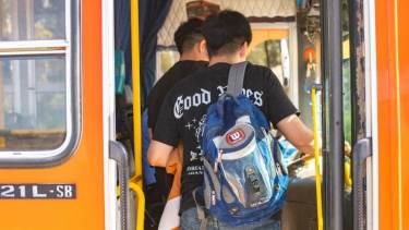 Ciclo lectivo 2026 en Río Negro: dónde anotarse para acceder al boleto estudiantil con el 50% de descuento en el colectivo