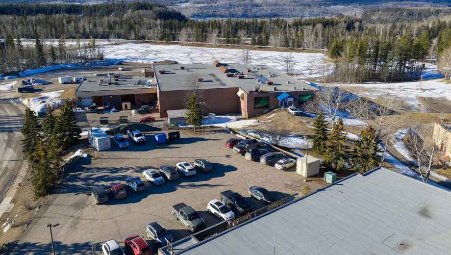 La Policía de Canadá confirmó nueve muertos tras el tiroteo en una escuela secundaria de Tumbler Ridge. (EAGLE VISION AGENCY/AFP)