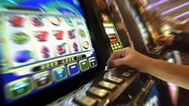 No podrá entrar al casino porque no cumple con los pagos de cuota alimentaria en Bariloche